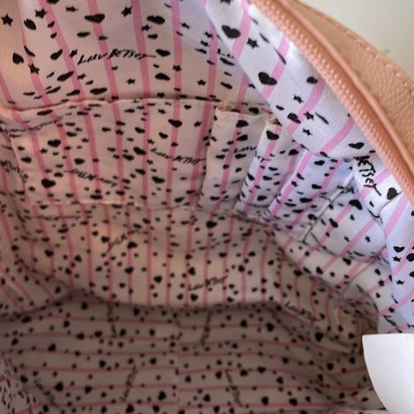 Betsy Johnson Luv   2 in 1 Backpack Purse  Black / Pink  Size Medium - Picture 12 of 16